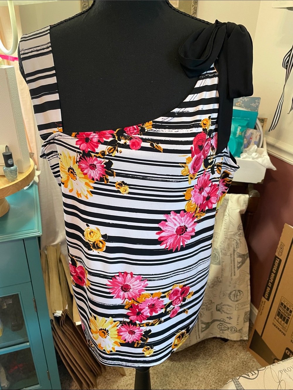 Susan Lawrence Black & White Floral Tank with Bow Shoulder